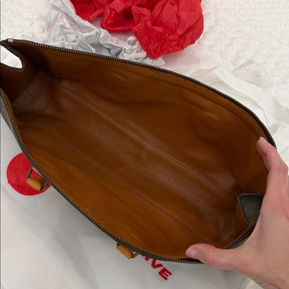 3 SISTERS ARCHIVE Louis Vuitton Sac Trico Bag - Picture 10 of 15